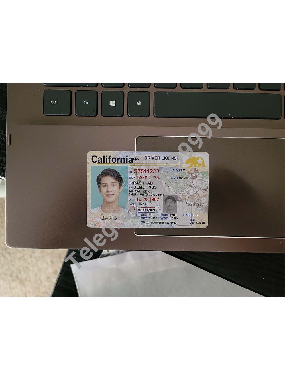 Card Mockup 驾驶证/ID卡可编辑背景照片的样例模板（V3） 高清原件/PDF/PSD下载 - 地址证明风控解除