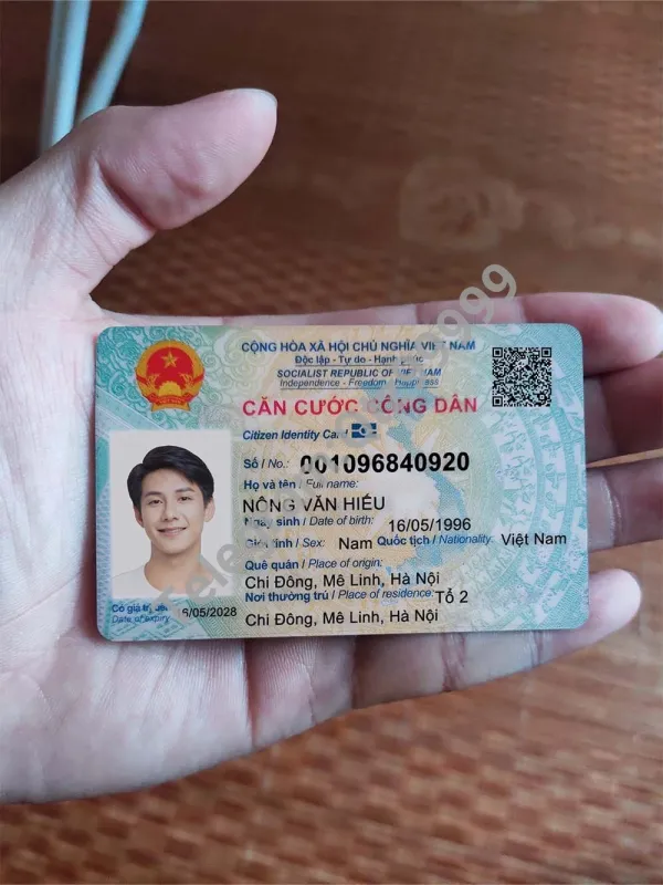 东南亚|Vietnam ID Card(CCCD) Template越南新版身份证卡PS/PSD模板（手持版）