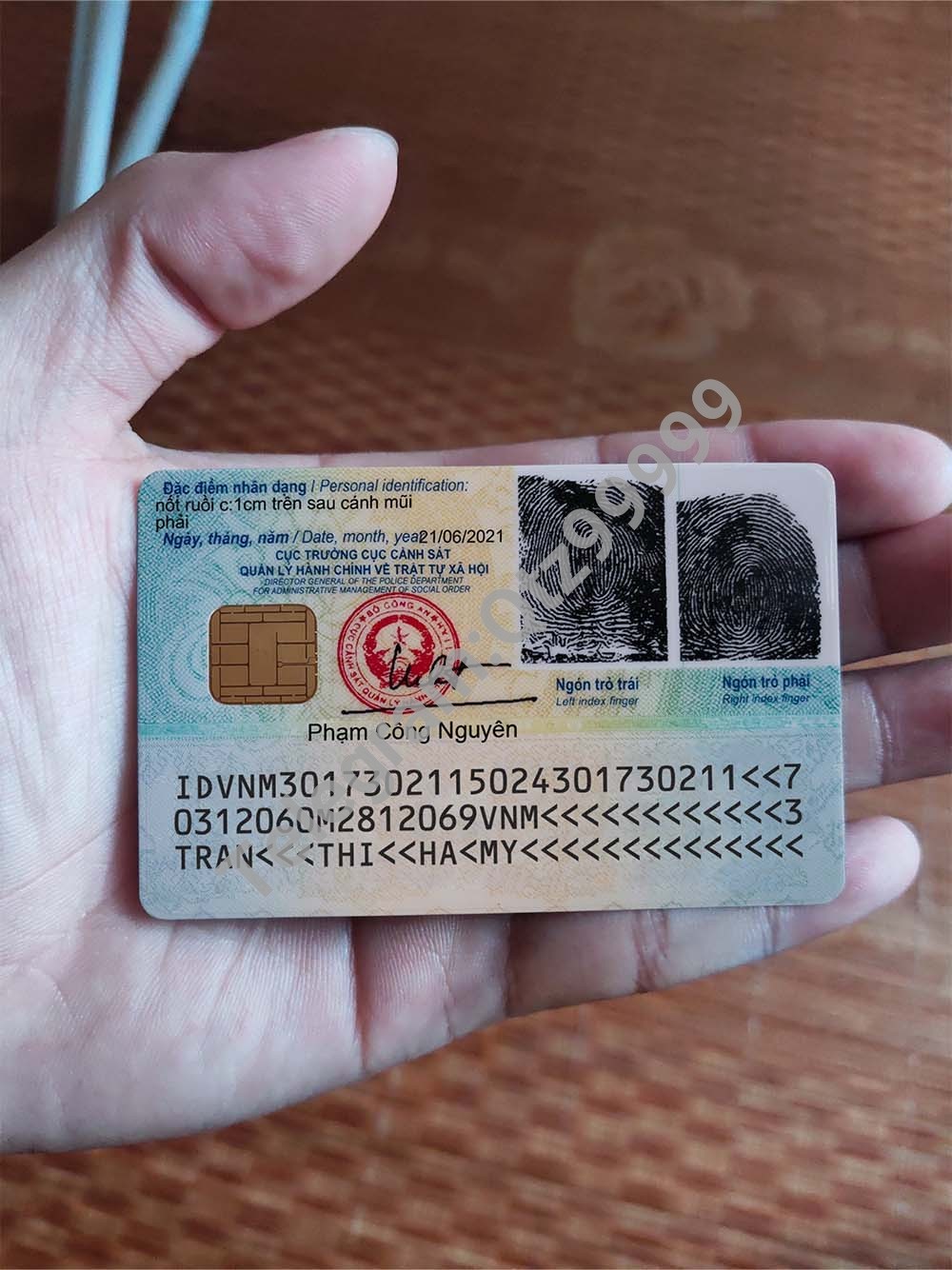 东南亚|Vietnam ID Card(CCCD) Template越南新版身份证卡PS/PSD模板(手持版) 高清原件/PDF/PSD下载 - 地址证明风控解除